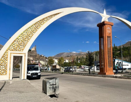 5-ispir-belediyesi-giris-kapisi