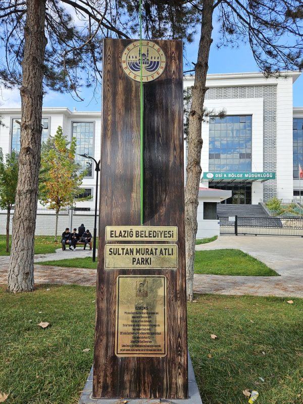 Topraksan Tasarım-Elazığ BElediyesi Sultan Murat Atlı Parkı Anıtı (6)