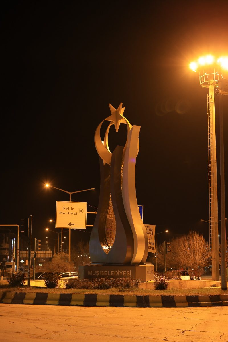 Topraksan Tasarım-Muş Şehir Anıtı (11)
