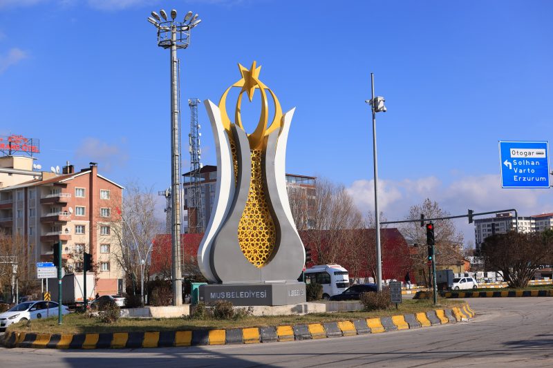 Topraksan Tasarım-Muş Şehir Anıtı (5)
