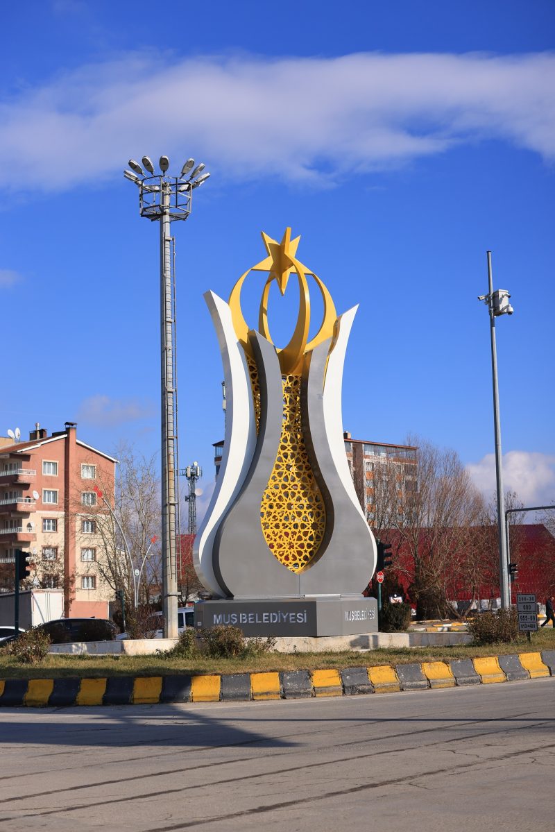 Topraksan Tasarım-Muş Şehir Anıtı (6)