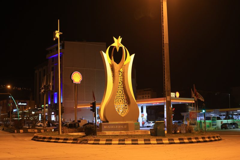 Topraksan Tasarım-Muş Şehir Anıtı (8)