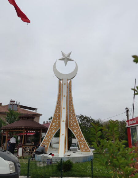 yurtbasi-beldesi-sehitlik-aniti